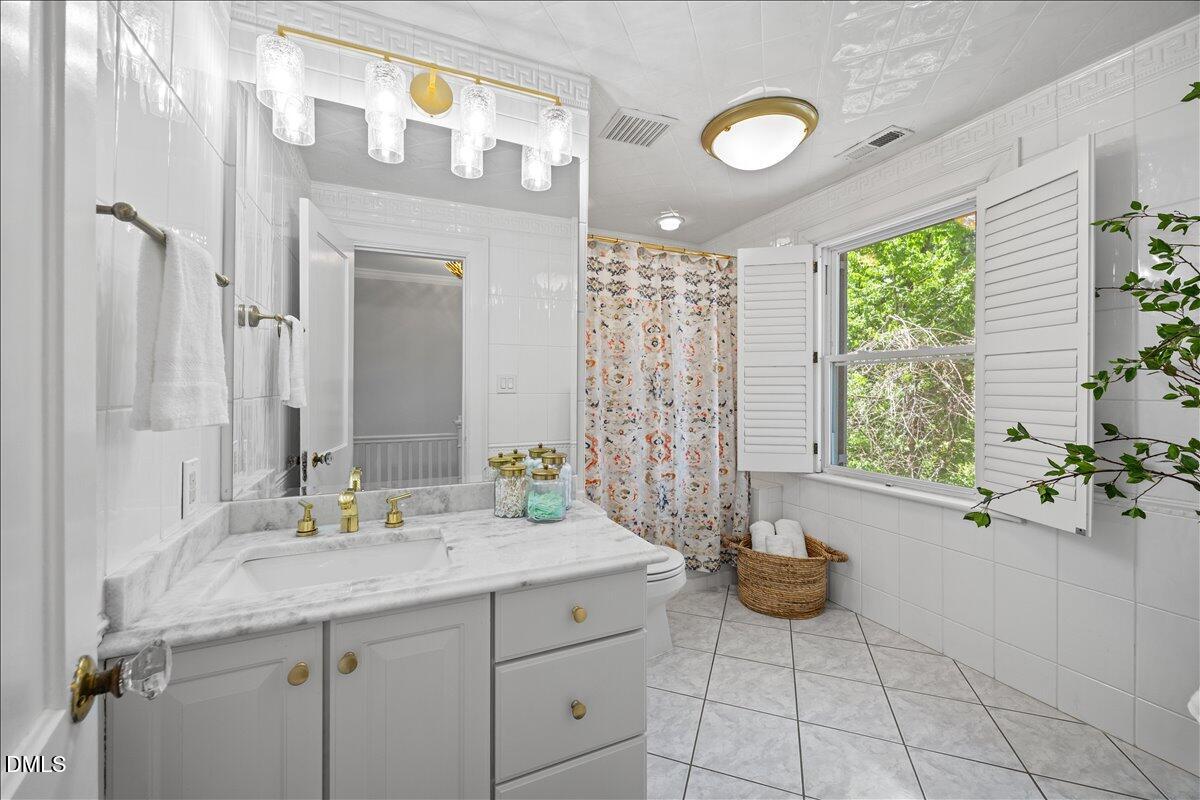 2143 Cowper Drive Raleigh, NC 27608 - Photo 37 of 53 29-2A1A6394
