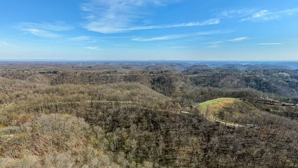 $949,900 | 7860 Aunt Helen Road, Silver Point, TN 38582