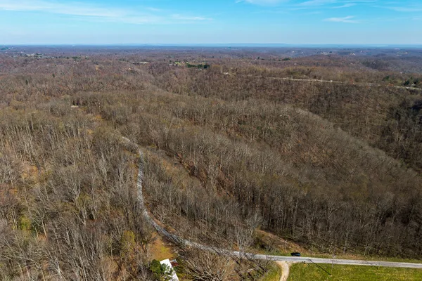 $949,900 | 7860 Aunt Helen Road, Silver Point, TN 38582