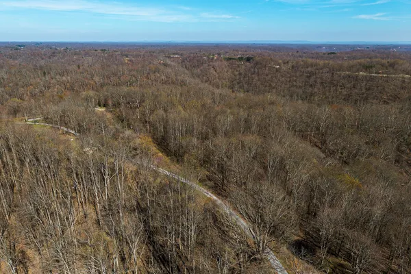 $949,900 | 7860 Aunt Helen Road, Silver Point, TN 38582