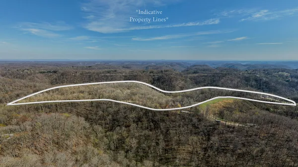 $949,900 | 7860 Aunt Helen Road, Silver Point, TN 38582