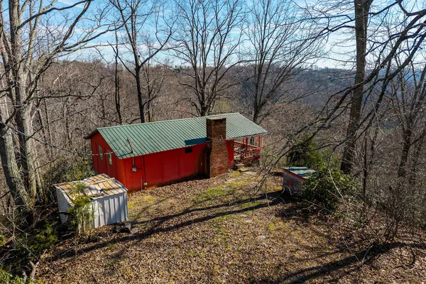$949,900 | 7860 Aunt Helen Road, Silver Point, TN 38582