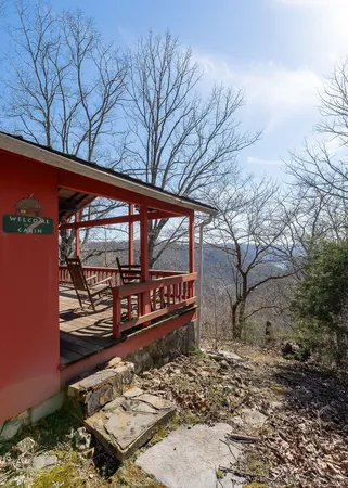$949,900 | 7860 Aunt Helen Road, Silver Point, TN 38582