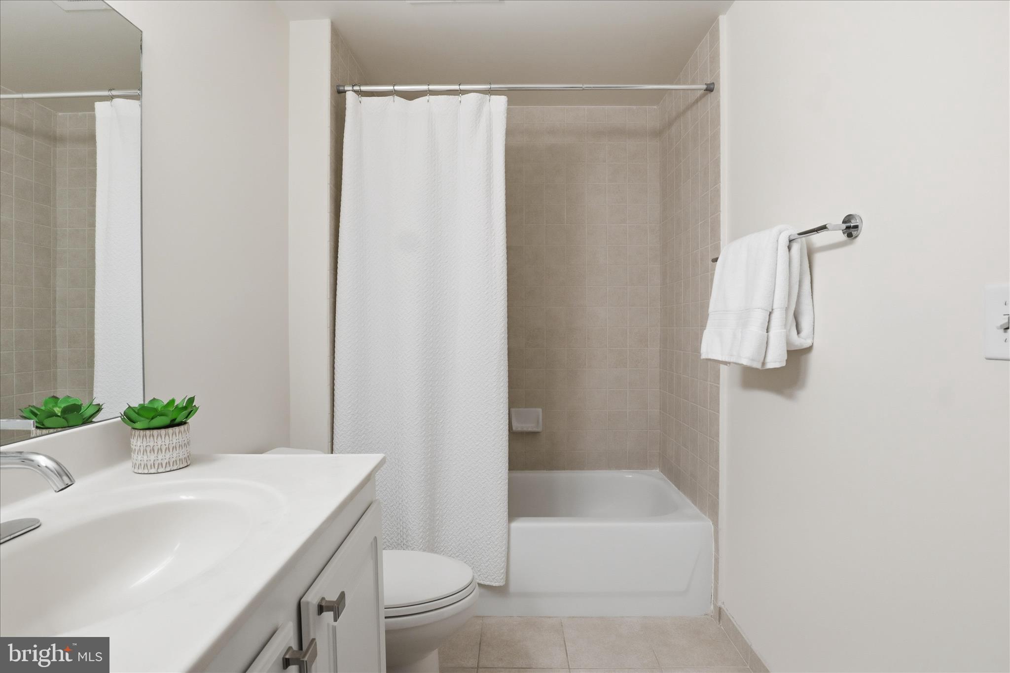 355 I Street Southwest, Unit 311 Washington, DC 20024 - Photo 18 of 54 Bathroom