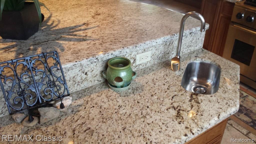 11169 Hyne Road Brighton, MI 48114 - Photo 11 of 48 PREP SINK KITCHEN.jpg