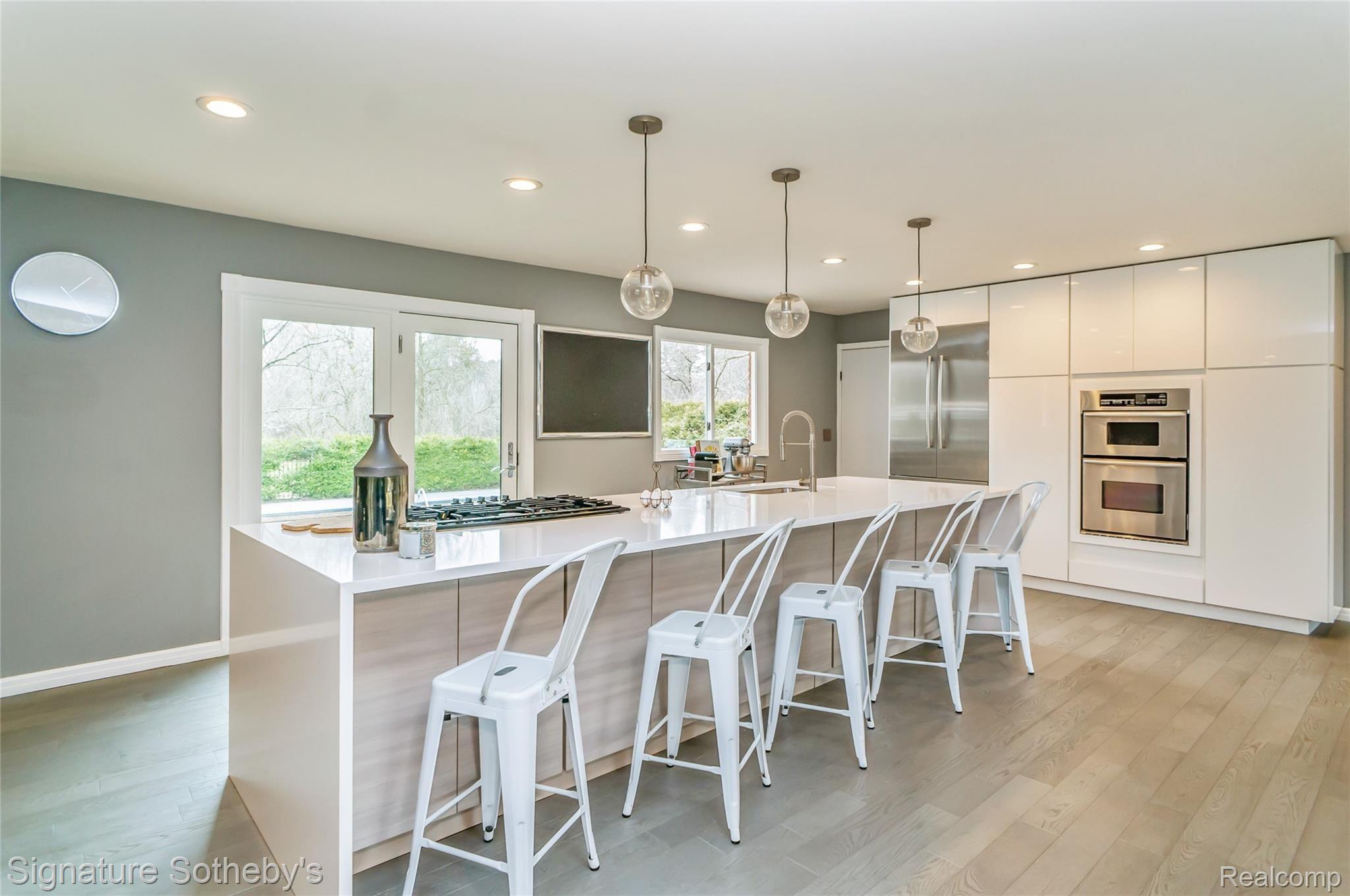 2950 Franklin Road Bloomfield Hills, MI 48302 - Photo 7 of 32 1View to the kitchen