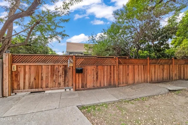 $1,100,000 | 6616 Leland Way, Los Angeles, CA 90028