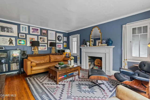 $1,100,000 | 6616 Leland Way, Los Angeles, CA 90028