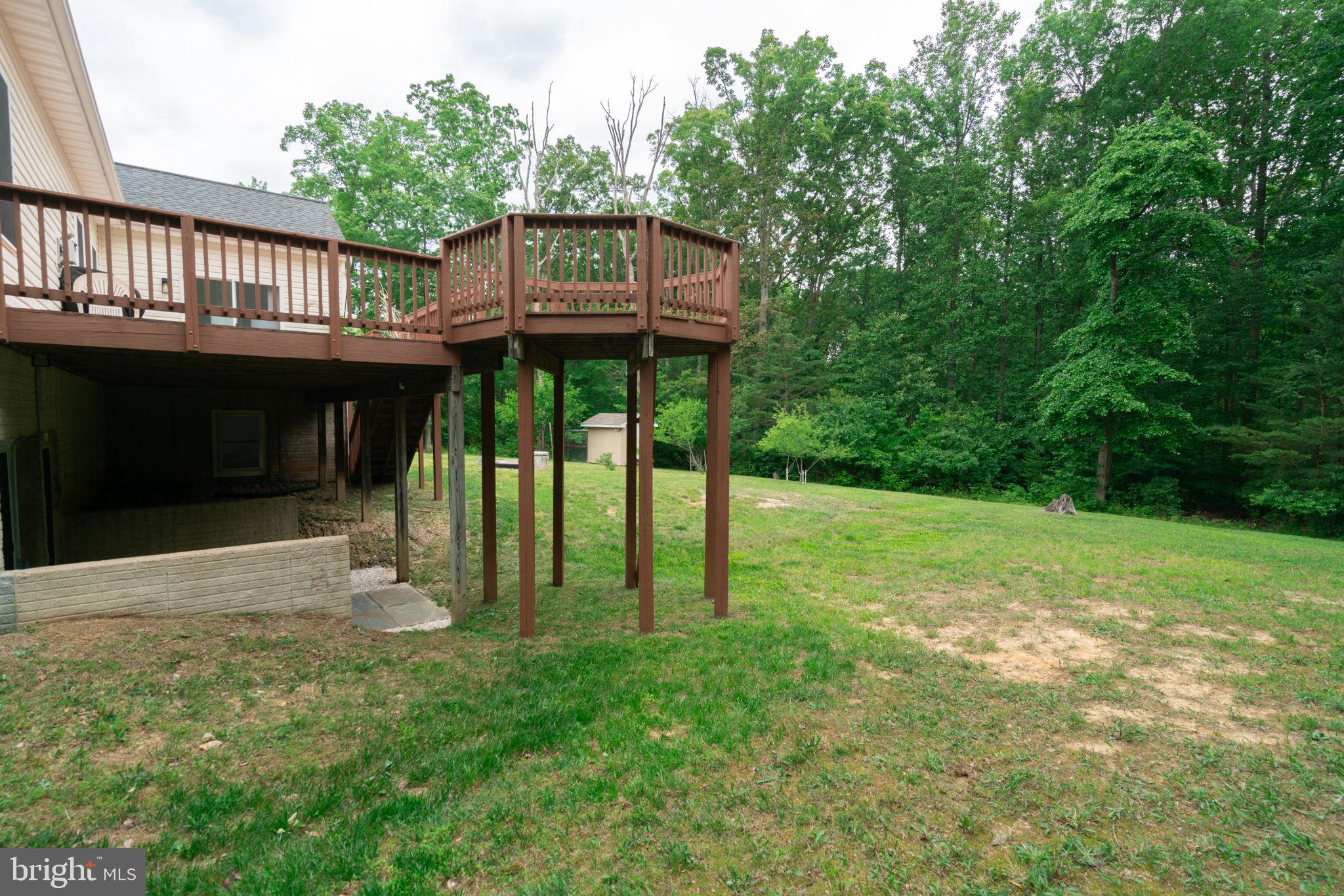 13647 Van Doren Road Manassas, VA 20112 - Photo 43 of 49 Unique circular decking adds elegance and charm