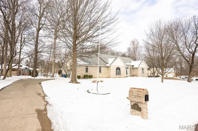 $450,000 | 218 Woods Edge Drive, Shiloh, IL 62221