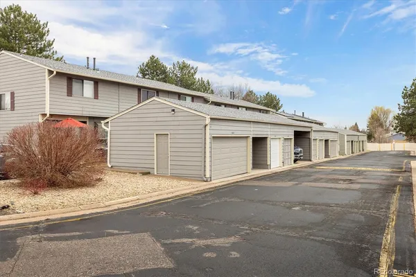 $400,000 | 8612 Carr Loop, Arvada, CO 80005