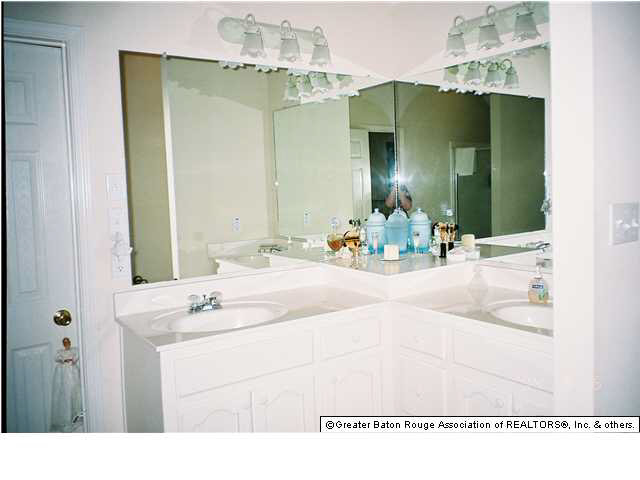 16038 Somersby Avenue Baton Rouge, LA 70817 - Photo 13 of 24