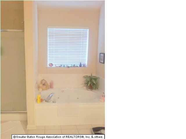 16038 Somersby Avenue Baton Rouge, LA 70817 - Photo 14 of 24