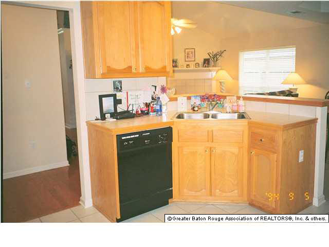 16038 Somersby Avenue Baton Rouge, LA 70817 - Photo 8 of 24