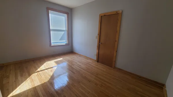 $1,600 | 1409 East 69th Place, Unit 2, Chicago, IL 60637