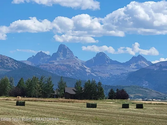 $1,395,000 | 4660 Pale Morning Drive, Tetonia, ID 83452