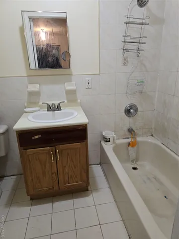 $3,800 | 34-27 69th Street | Jackson Heights
