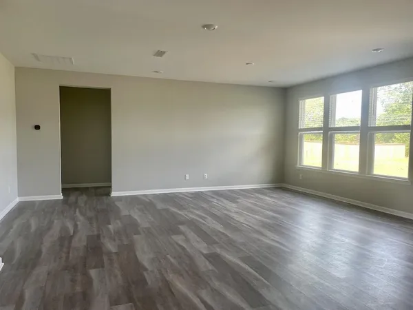 $1,950 | 152 John Stark Drive, Fuquay-Varina, NC 27526