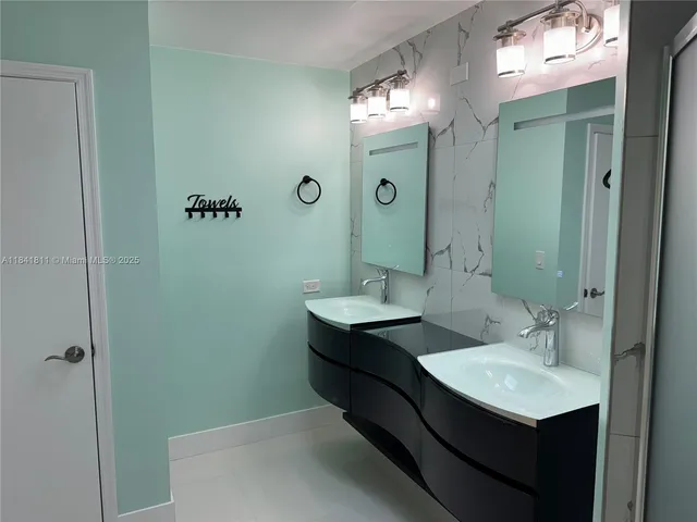 $2,300 | 1520 Southeast 20th Court, Unit 1520, Cape Coral, FL 33990