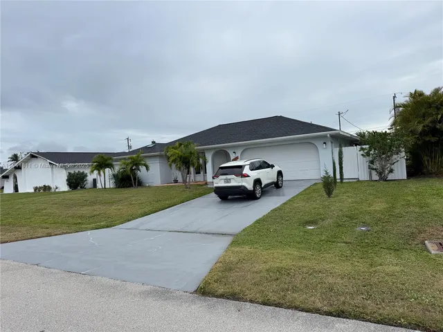 $2,300 | 1520 Southeast 20th Court, Unit 1520, Cape Coral, FL 33990