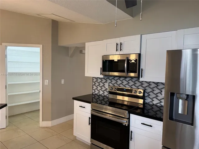 $2,300 | 1520 Southeast 20th Court, Unit 1520, Cape Coral, FL 33990