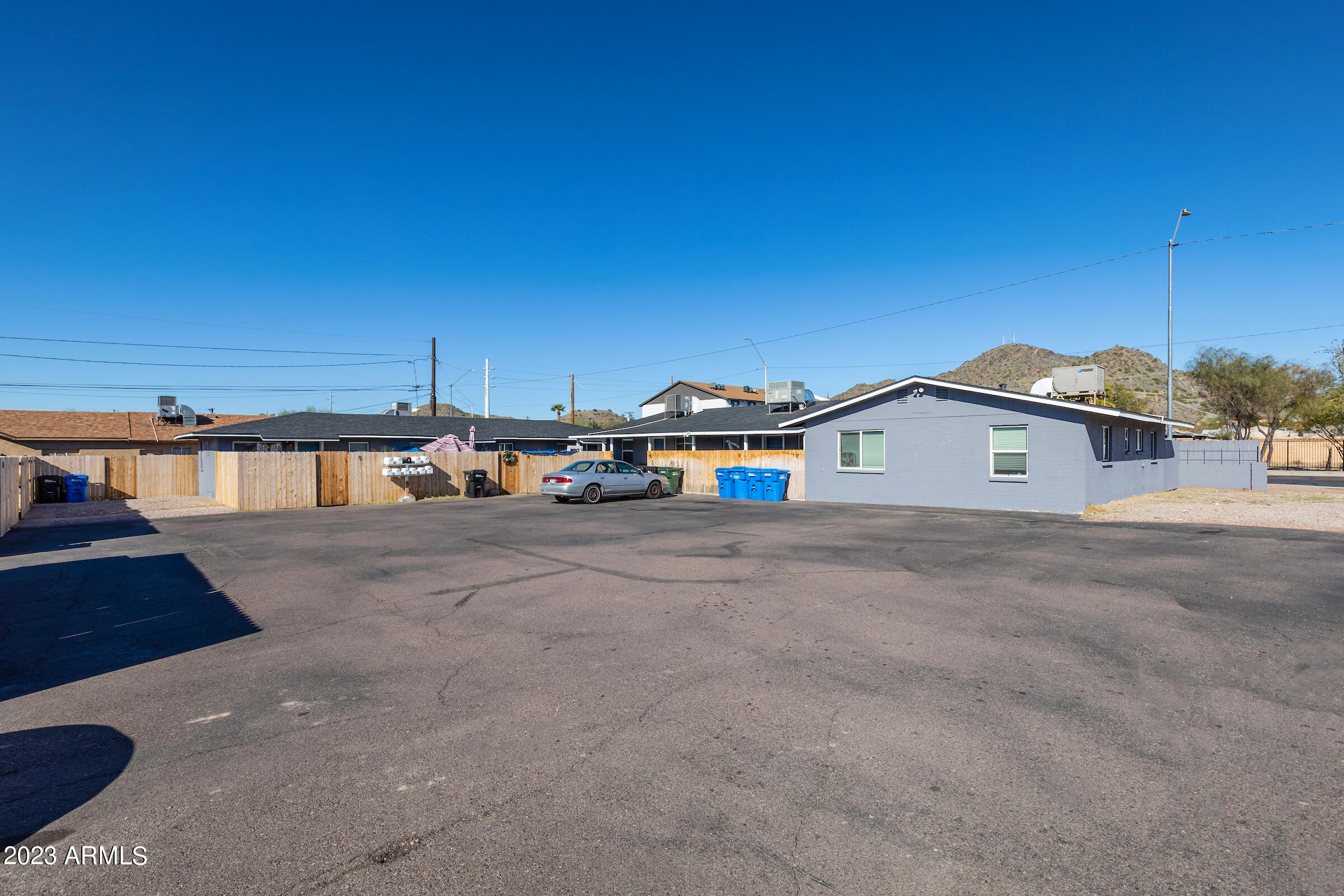 513 East Hatcher Road Phoenix, AZ 85020 - Photo 5 of 15 513_E_Hatcher_Rd_03