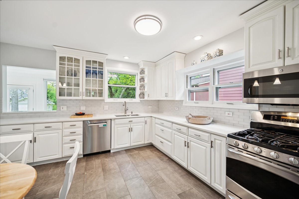 972 Elm Street Winnetka, IL 60093 - Photo 14 of 37
