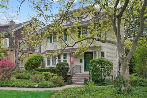 $1,389,000 | 972 Elm Street, Winnetka, IL 60093