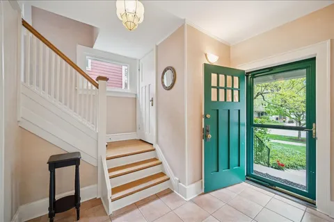 $1,389,000 | 972 Elm Street, Winnetka, IL 60093