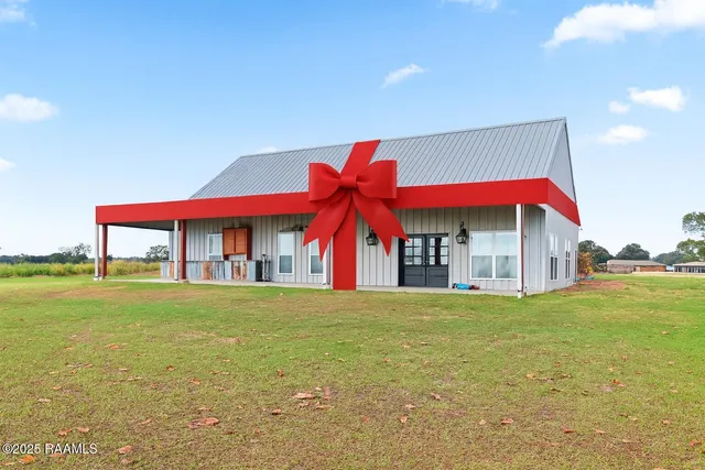 $330,000 | 7913 Chastant Road, New Iberia, LA 70560