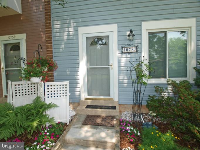 10737 Lester Street Silver Spring, MD 20902 - Photo 2 of 21 Entry Garden