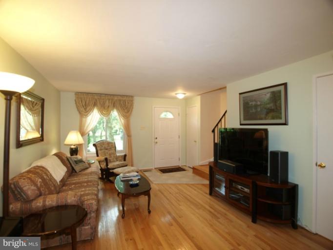 10737 Lester Street Silver Spring, MD 20902 - Photo 7 of 21 Living Room View 2