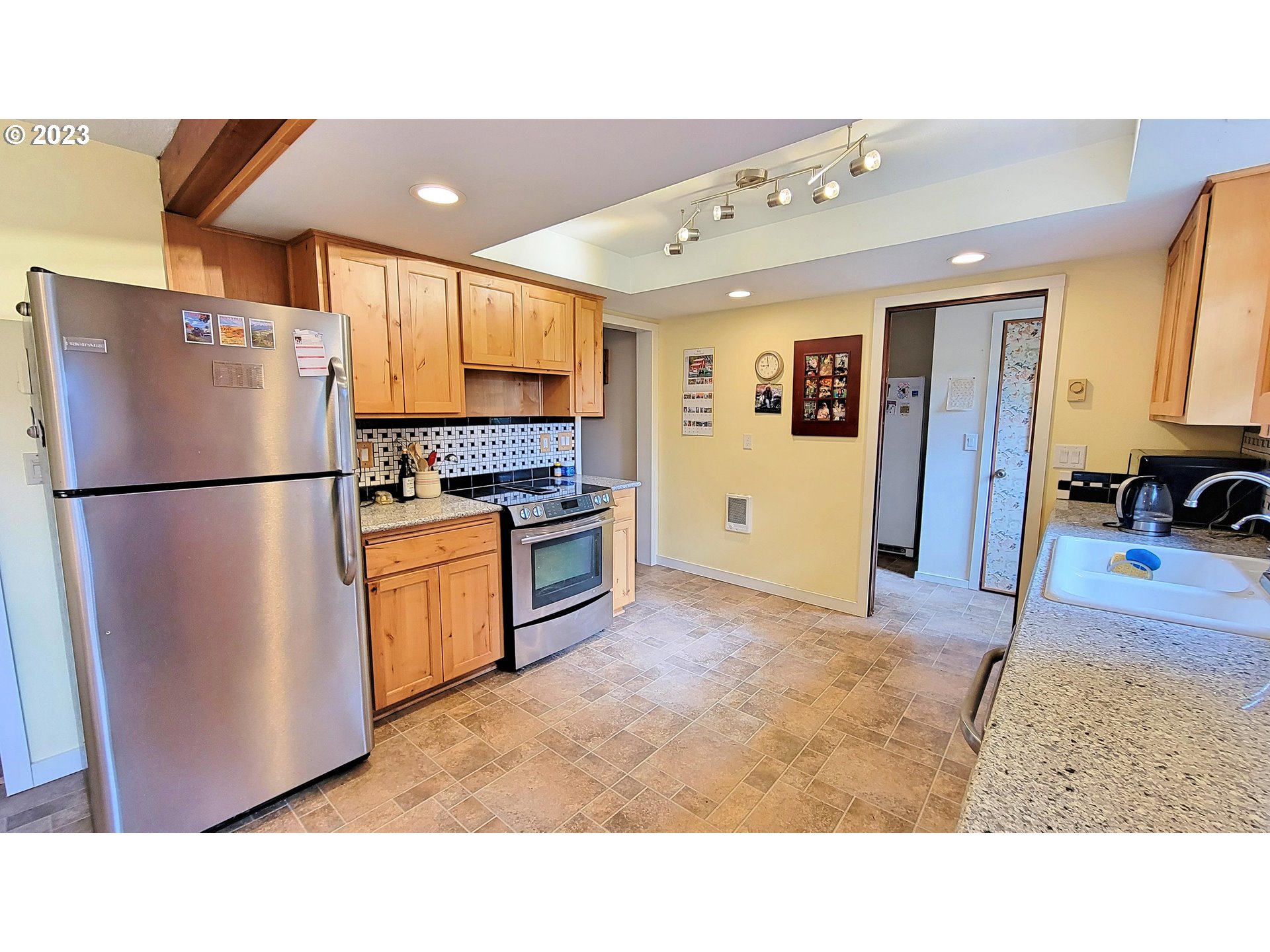 82631 Barbre Road Dexter, OR 97431 - Photo 13 of 43 Bedroom, Owner's Suite