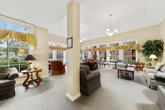 $156,000 | 605 Barrington Avenue, Unit 208, East Dundee, IL 60118