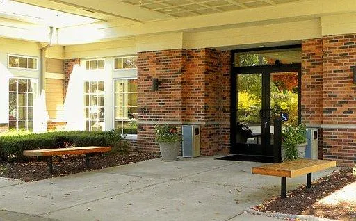 $156,000 | 605 Barrington Avenue, Unit 208, East Dundee, IL 60118