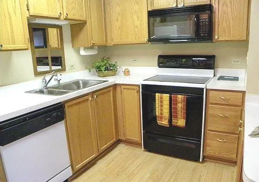 $156,000 | 605 Barrington Avenue, Unit 208, East Dundee, IL 60118