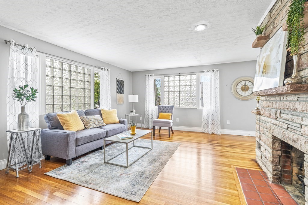 42 Starrett Road Lynn, MA 01905 - Photo 4 of 42 Gallery Image 4