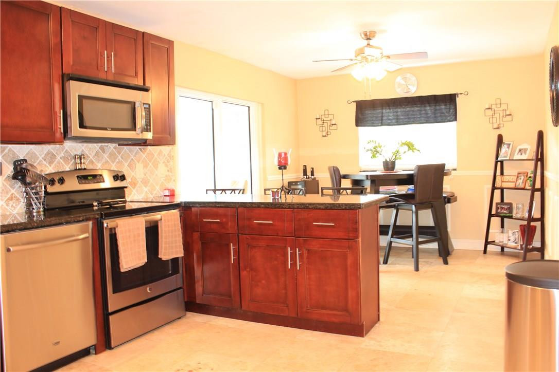 10810 Eureka Street Boca Raton, FL 33428 - Photo 9 of 32 Photo 9