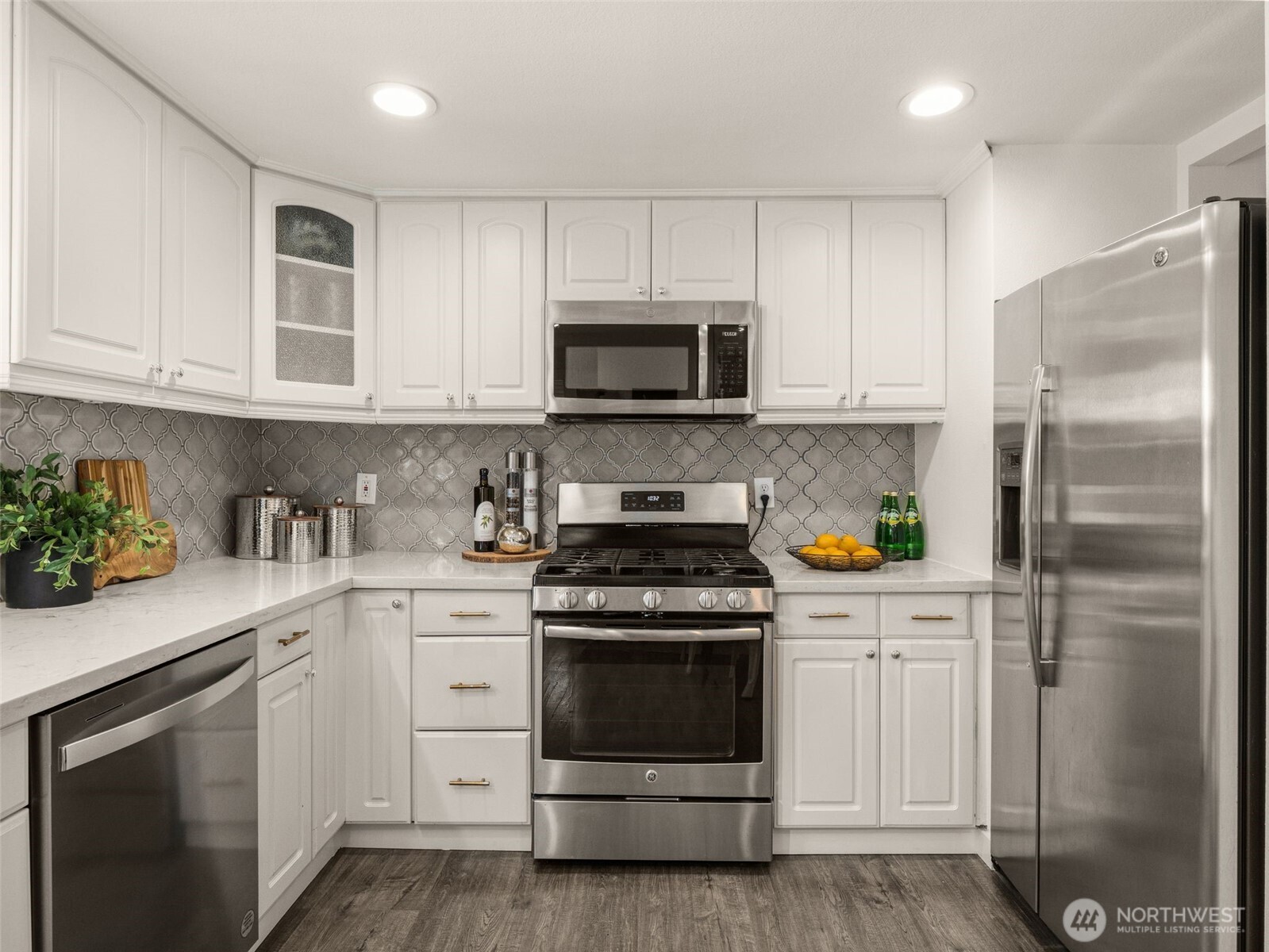 7927 27th Avenue Southwest Seattle, WA 98126 - Photo 13 of 35