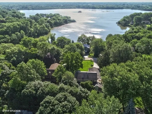 $699,000 | 910 South Division Street, Barrington, IL 60010