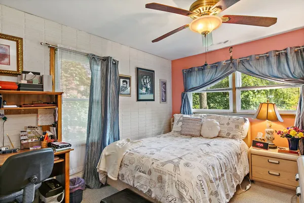 $699,000 | 910 South Division Street, Barrington, IL 60010