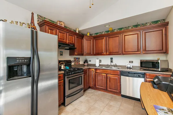 $699,000 | 910 South Division Street, Barrington, IL 60010