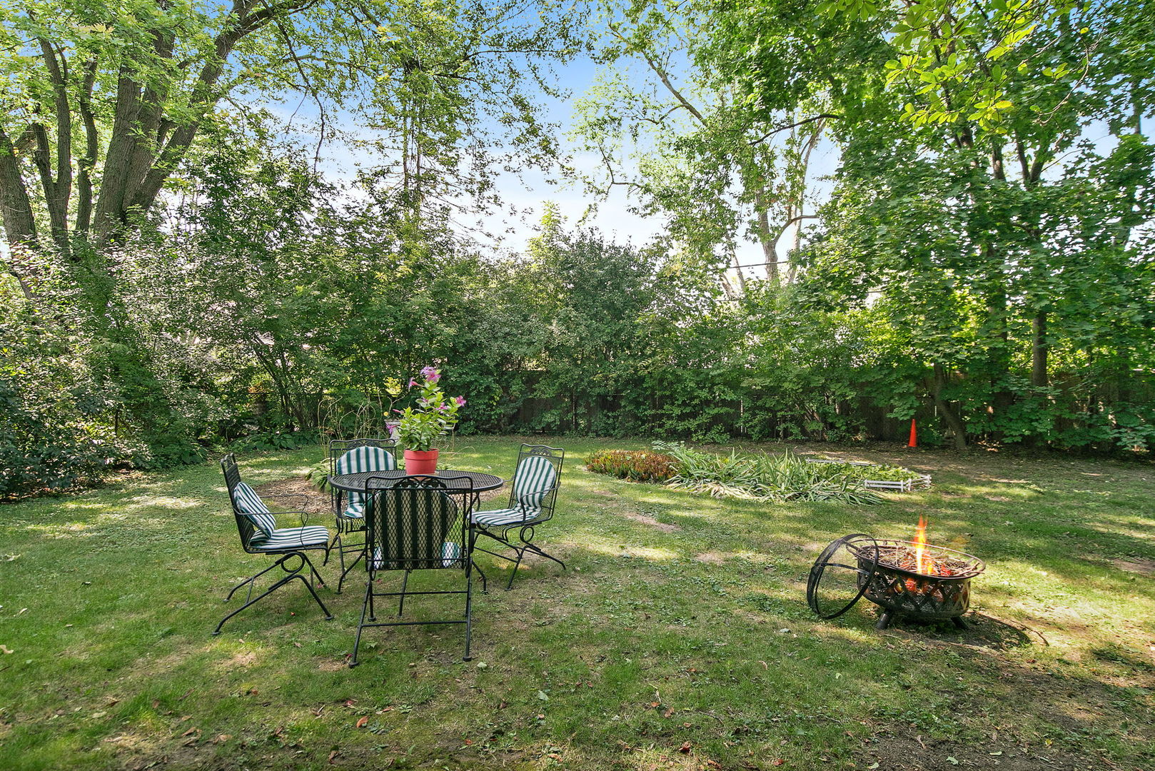 910 South Division Street Barrington, IL 60010 - Photo 40 of 44