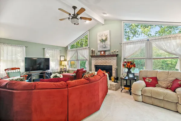 $699,000 | 910 South Division Street, Barrington, IL 60010