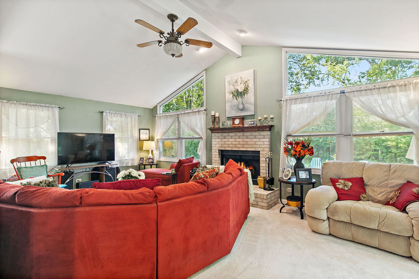 910 South Division Street Barrington, IL 60010 - Photo 5 of 44