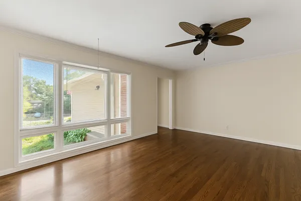 $699,000 | 910 South Division Street, Barrington, IL 60010