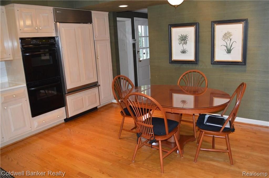 21 Beacon Hill Road Grosse Pointe Farms, MI 48236 - Photo 9 of 93