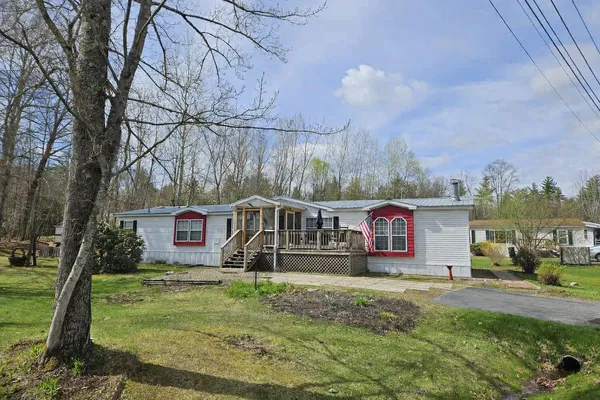 $198,600 | 127 Morways Park, Charlestown, NH 03603