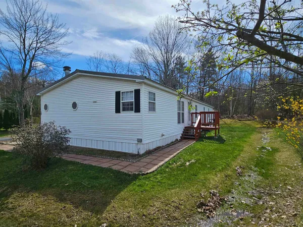 $198,600 | 127 Morways Park, Charlestown, NH 03603