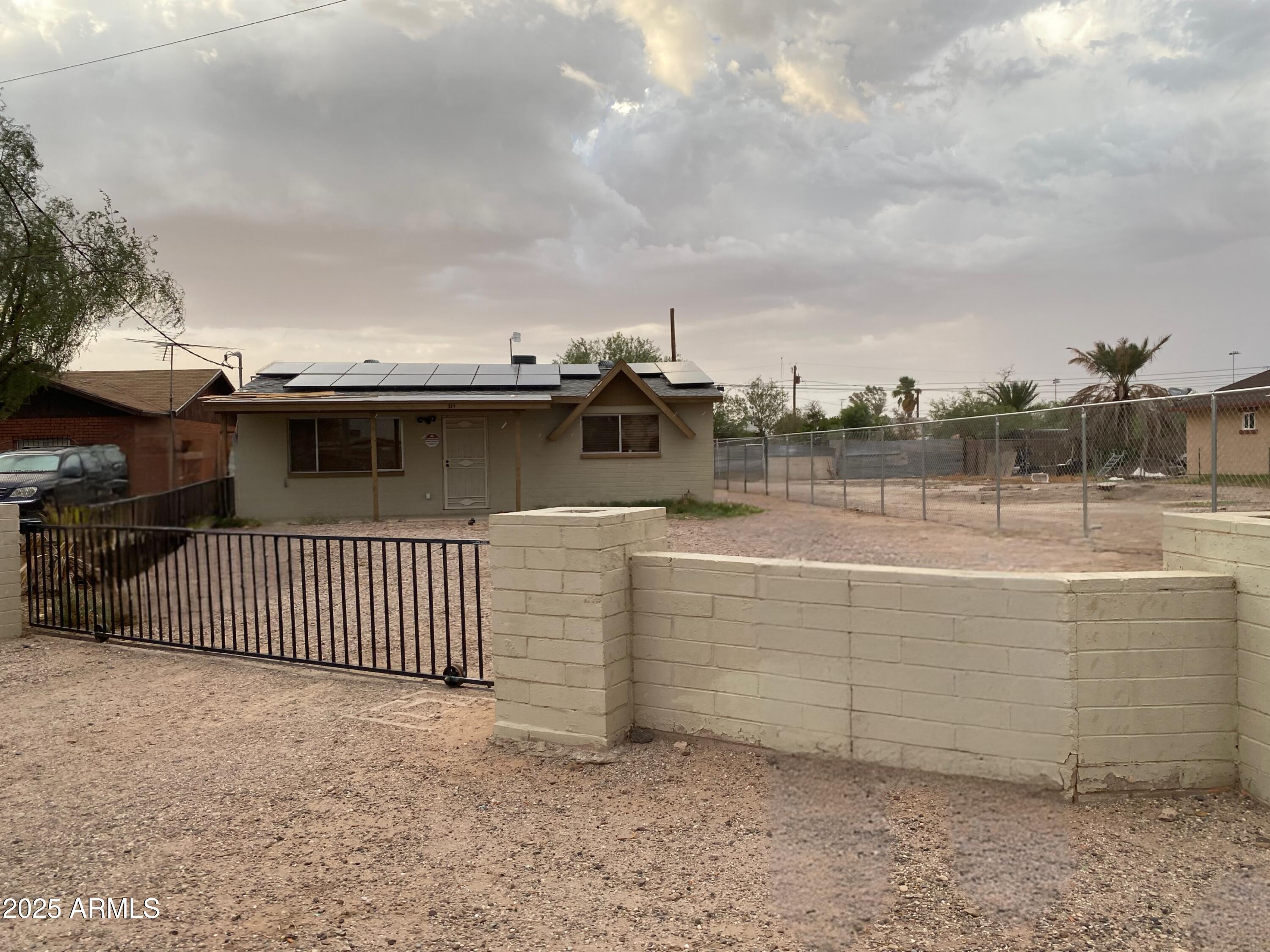 314 West Phoenix Avenue Eloy, AZ 85131 - Photo 2 of 17 2712A654-EA3D-4BF0-8953-41F600EAF16E